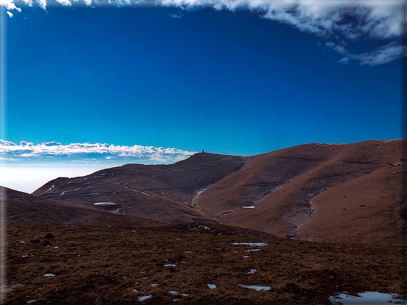 foto Salita dal Monte Tomba a Cima Grappa